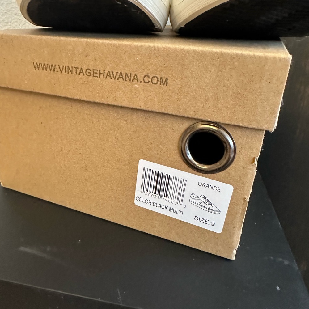 Vintage Havana Sneakers in Shoes - Picture 7 of 8